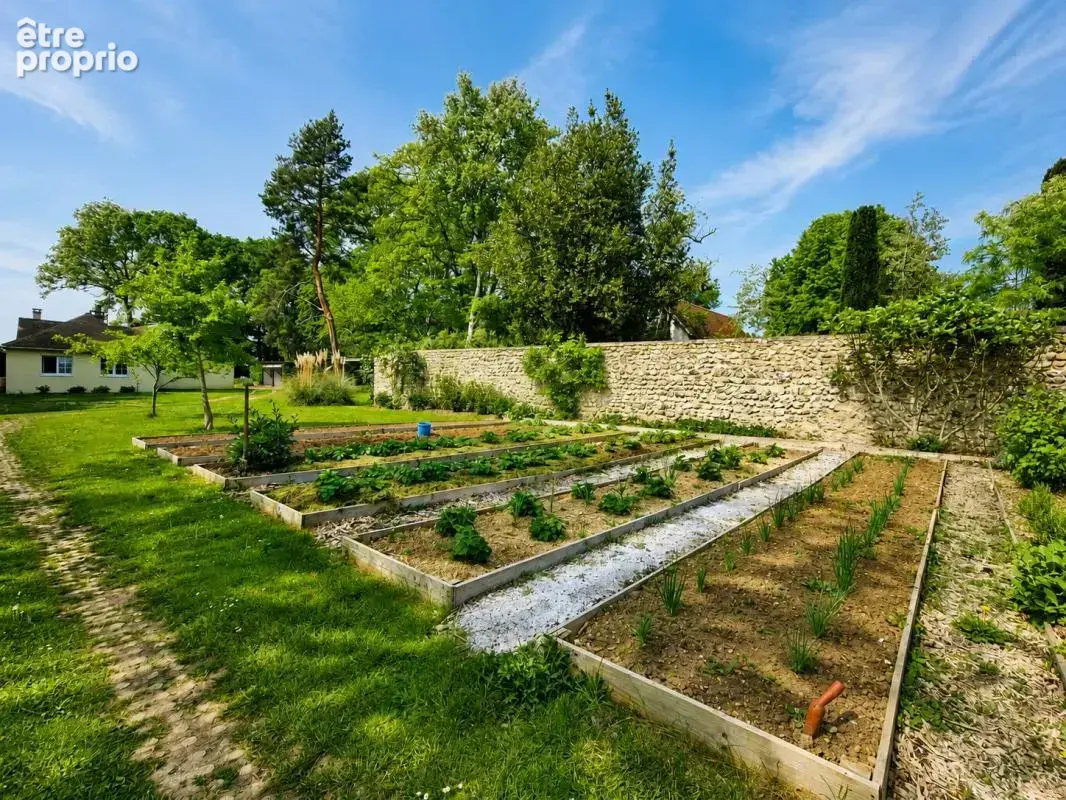 Maison À Vendre - Fontaine-sous-Jouy – Une parenthèse de nature aux portes de Pacy-sur-Eure et d'Évreux - photo 11