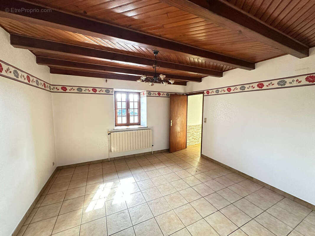 Maison à BEULOTTE-SAINT-LAURENT