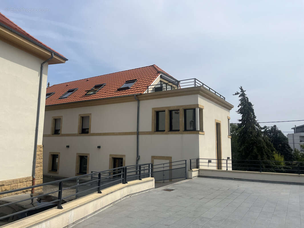 Commerce à CHATEL-SAINT-GERMAIN