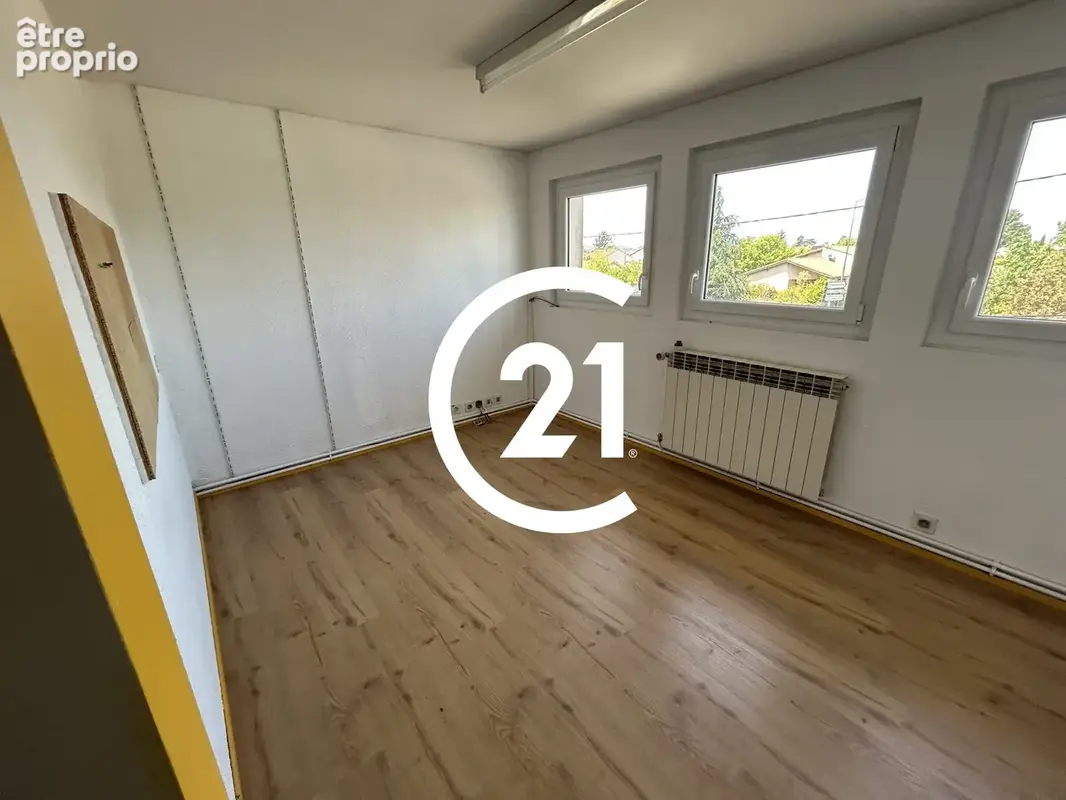 Commerce 740 m² à Valence  - photo 7