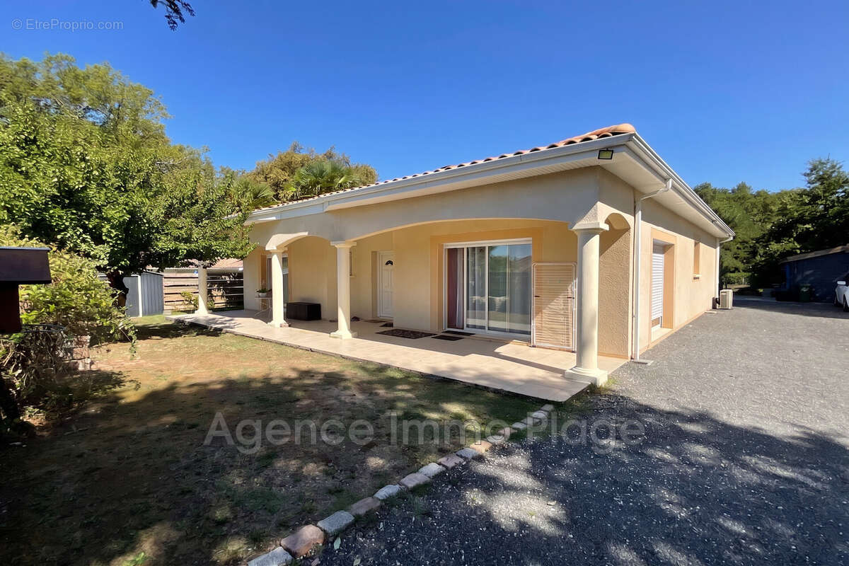 Maison 126 m² à Queyrac  - photo 2