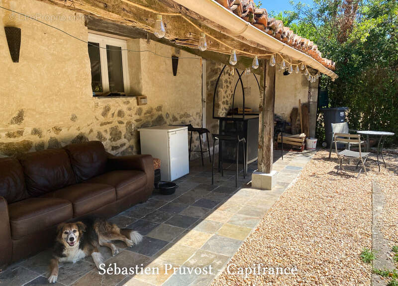 Dordogne (24) Maison en pierre rénovée à vendre 7 pièces SAINT ESTEPHE (24), gîte, garage, proximité du grand lac - photo 5