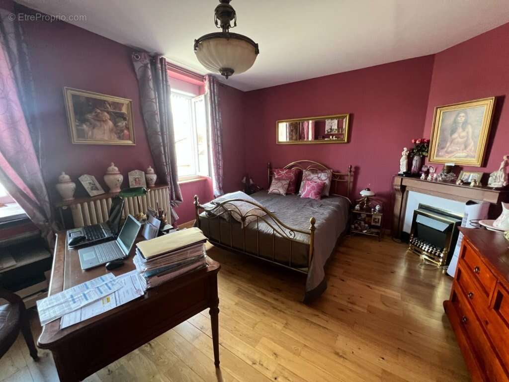 Appartement à MONTCEAU-LES-MINES