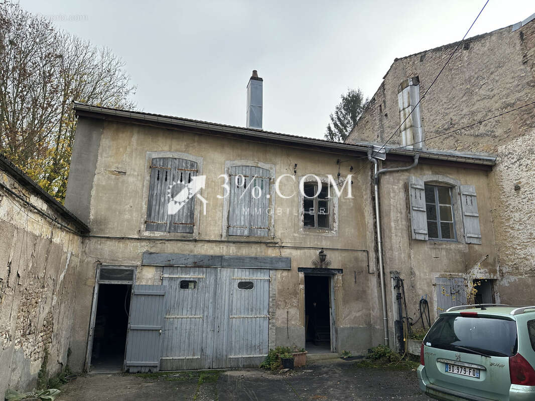 Appartement à MIRECOURT