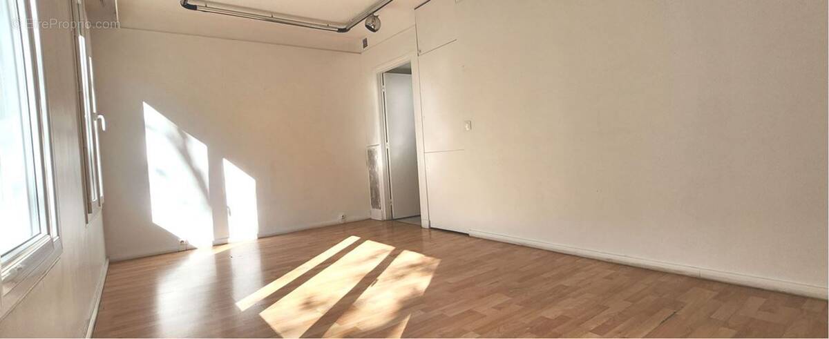 Appartement à PARIS-19E