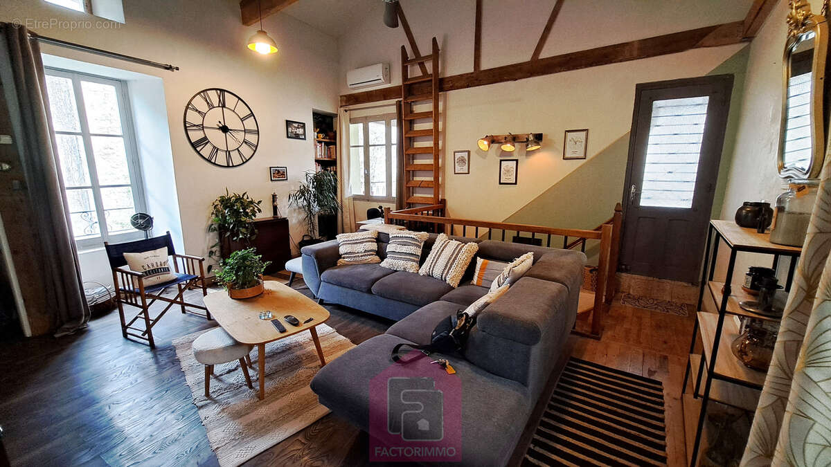 Maison à PUY-L'EVEQUE
