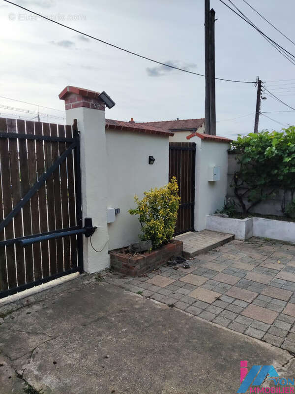 Maison à AMILLY