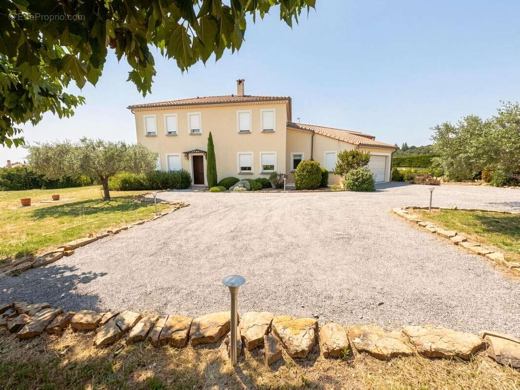   - Maison à MIRABEL