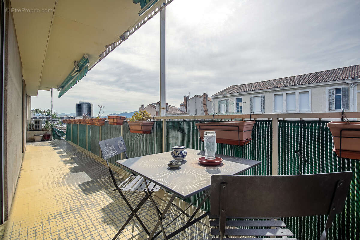 Appartement à MARSEILLE-6E