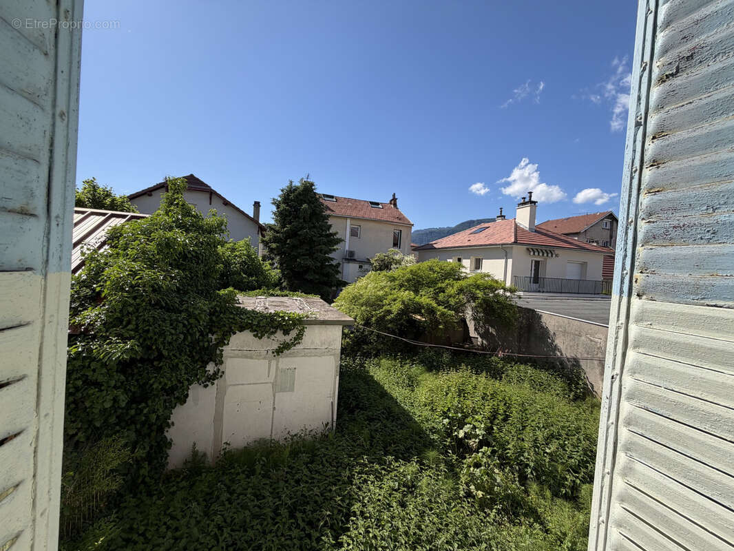 Appartement à SAINT-MARTIN-D'HERES