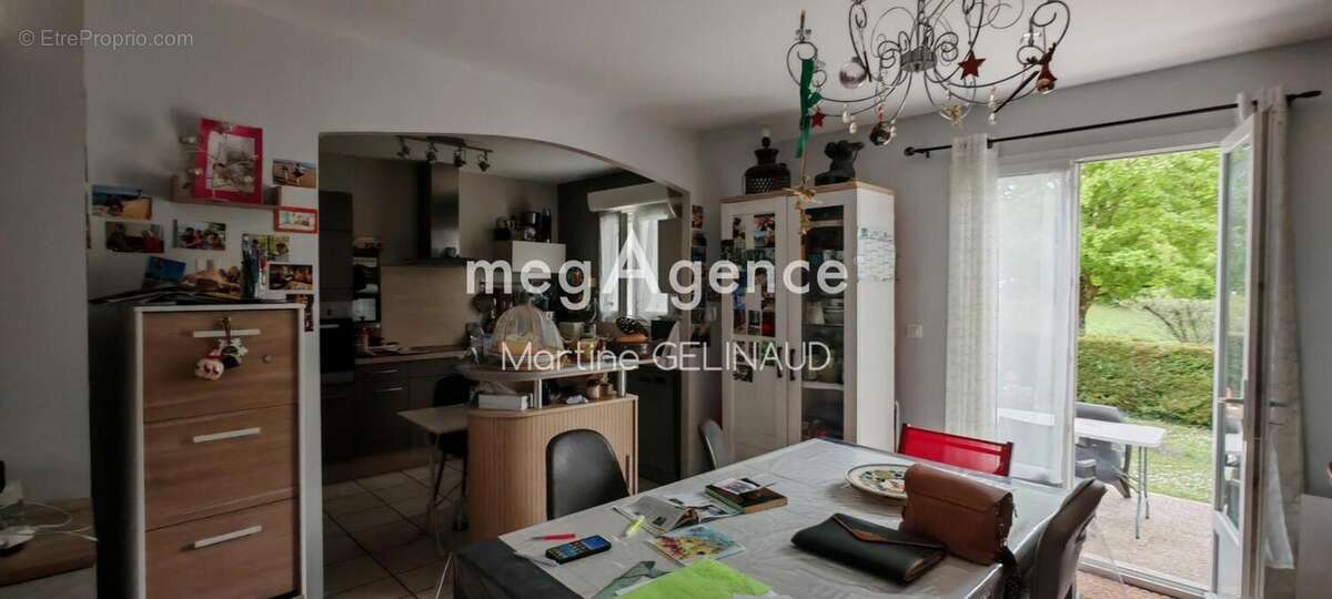 Maison 86 m² à Saintes  - photo 6