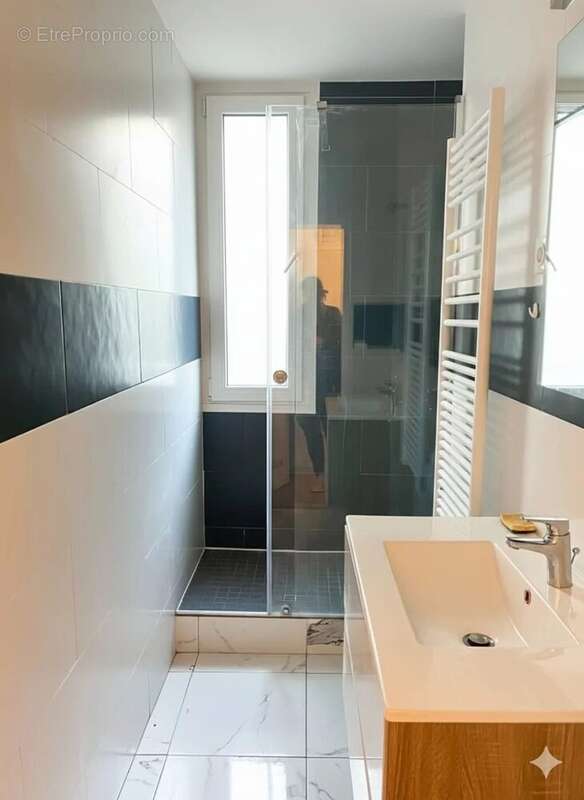 Appartement à AUBERVILLIERS