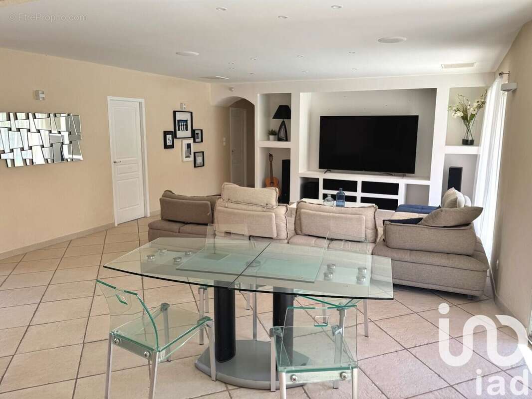 Photo 5 - Maison à CUERS