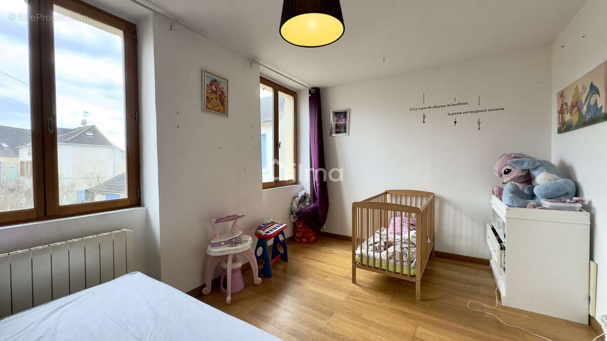 Maison à CROUY-SUR-OURCQ