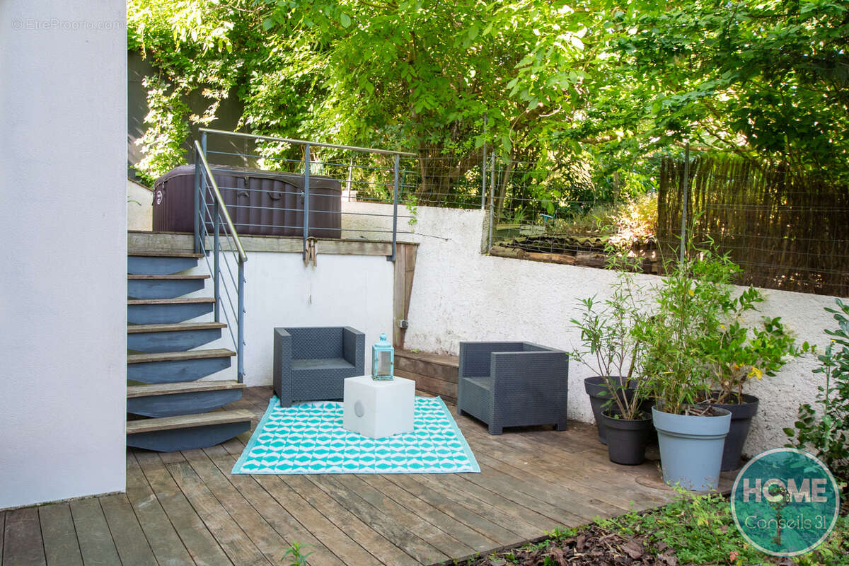 À Toulouse (31), immobilier de prestige : VILLA AVEC VUE SPLENDIDE SUR TOULOUSE - photo 25