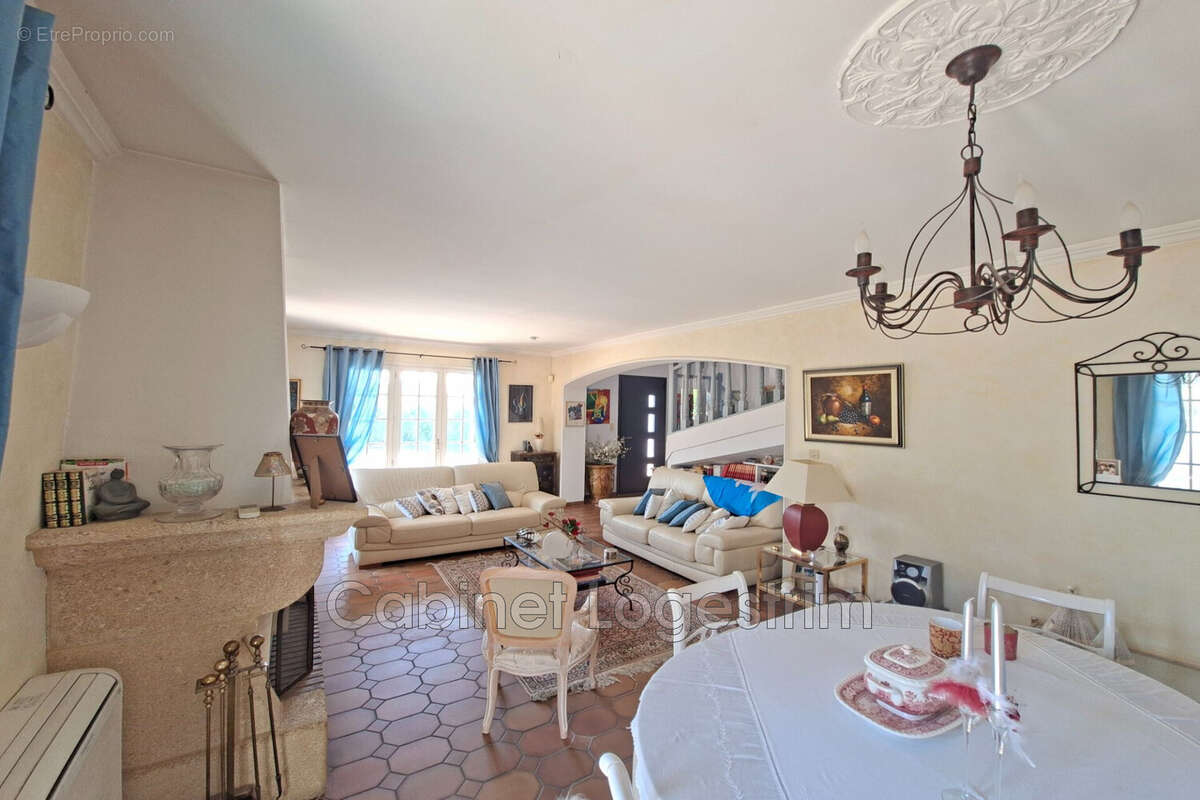 Maison 112 m² à Milhaud  - photo 3
