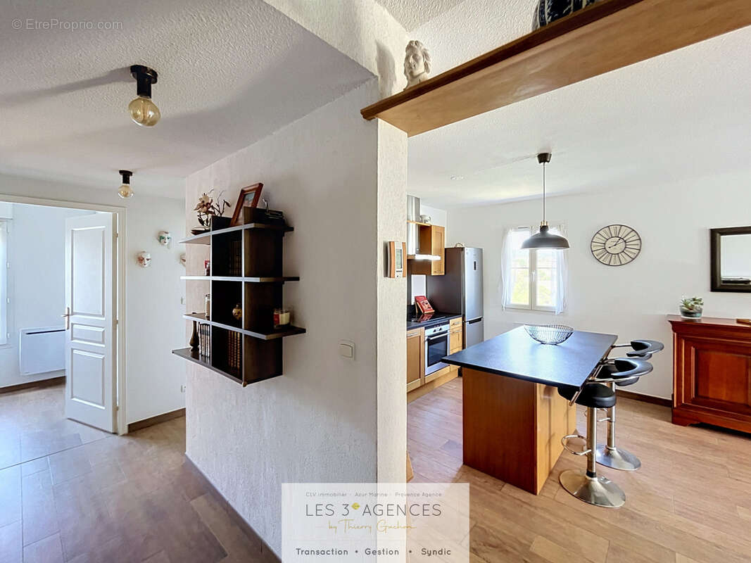 Appartement à COGOLIN