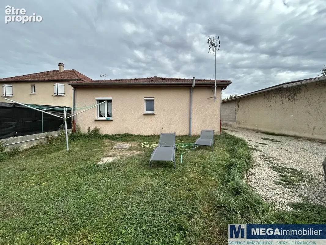 Maison récente de plain pied - photo 10