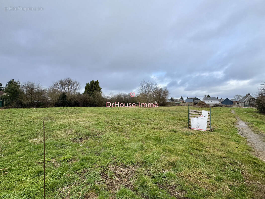 Terrain 2016 m² à Saint-Nicolas-D'aliermont  - photo 2