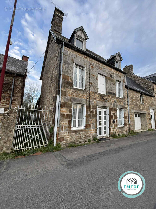 Maison à LES CHERIS