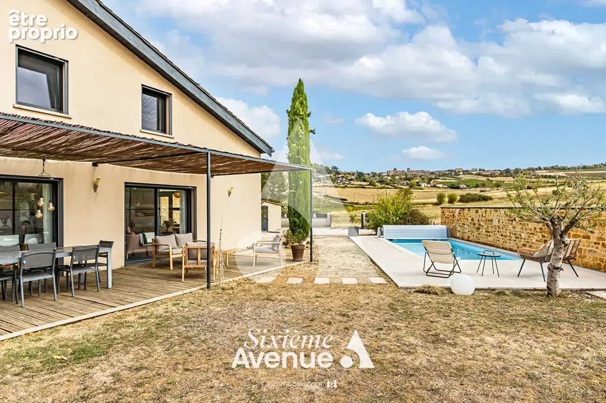 Ancien cuvage rénové de 186 m² au coeur de Charnay, Piscine, 5 chambres, Vue remarquable - photo 16
