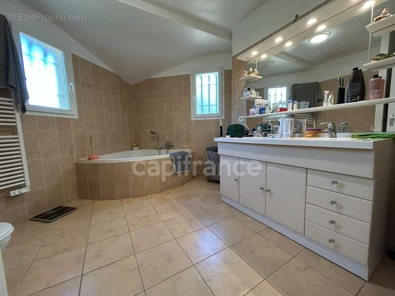 Maison à vendre 10 pièces VAUNAC (24)170m² sur 5160m² de terrain - photo 16