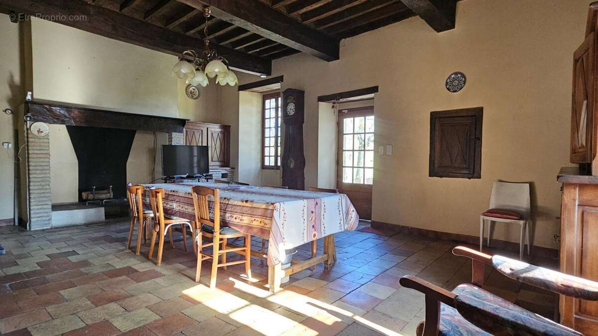 Maison à CASTELNAU-DE-MONTMIRAL