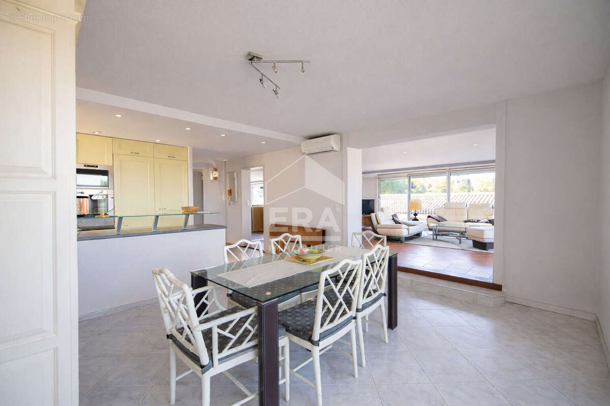 Appartement à MANDELIEU-LA-NAPOULE