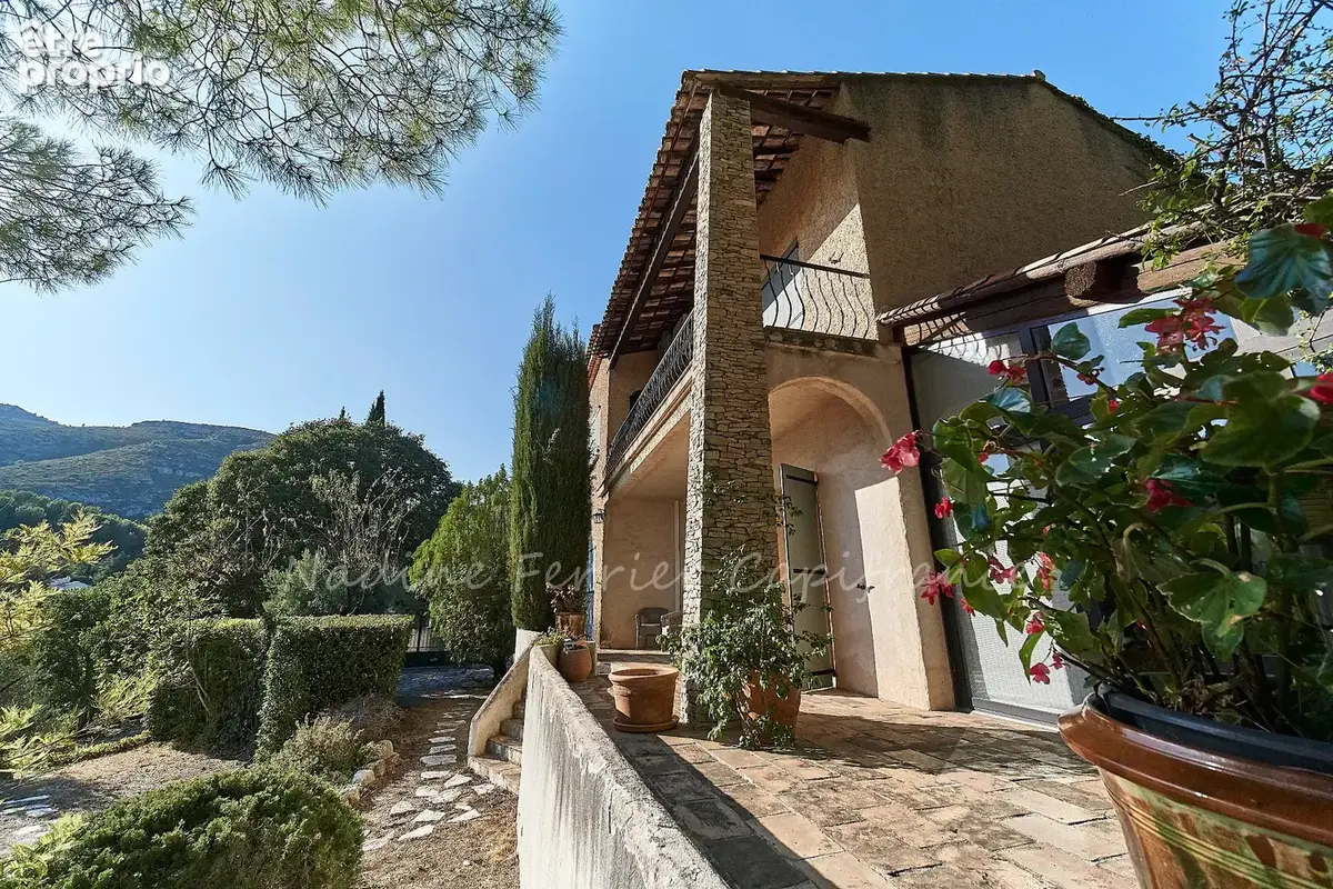 Lascours – maison familiale avec piscine, jardin en restanques et une vue omniprésente sur le garlaban - photo 2