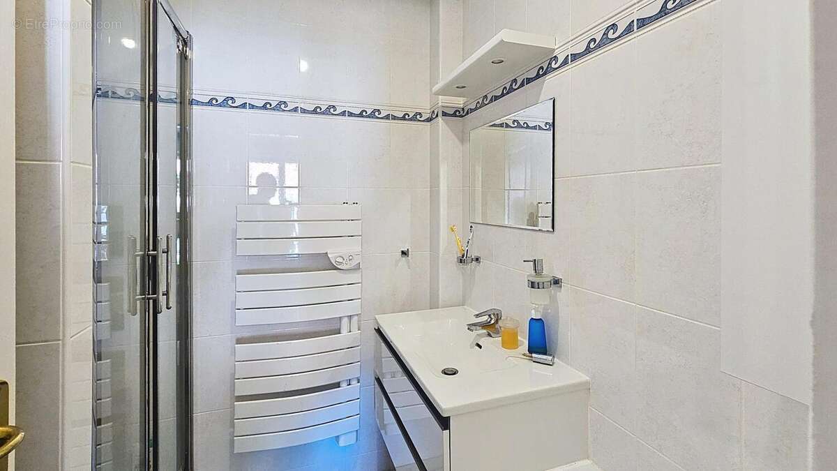 Maison 185 m² à La Ville-Du-Bois  - photo 6
