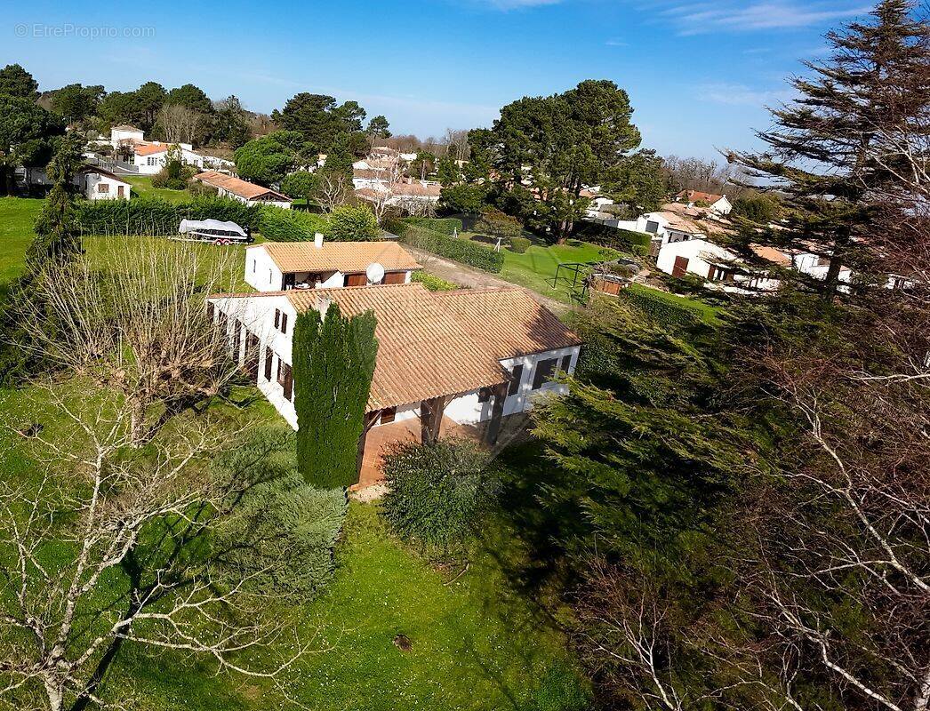 Maison à LES MATHES