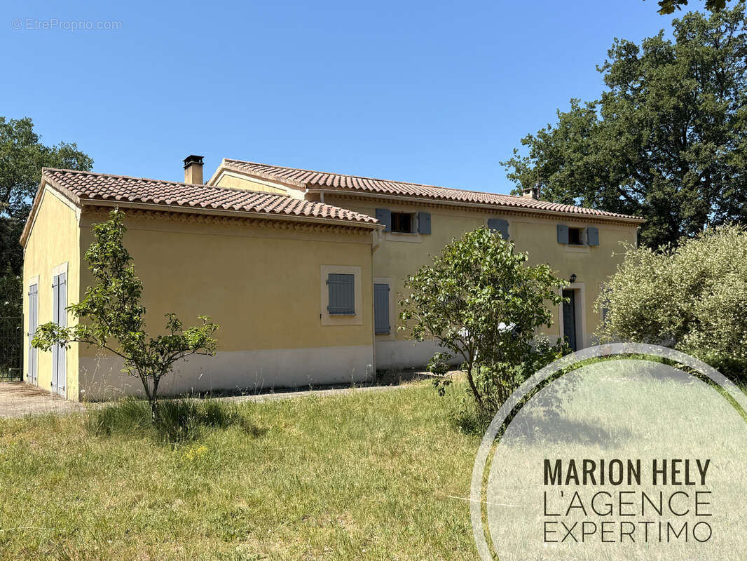 Maison à UCHAUX