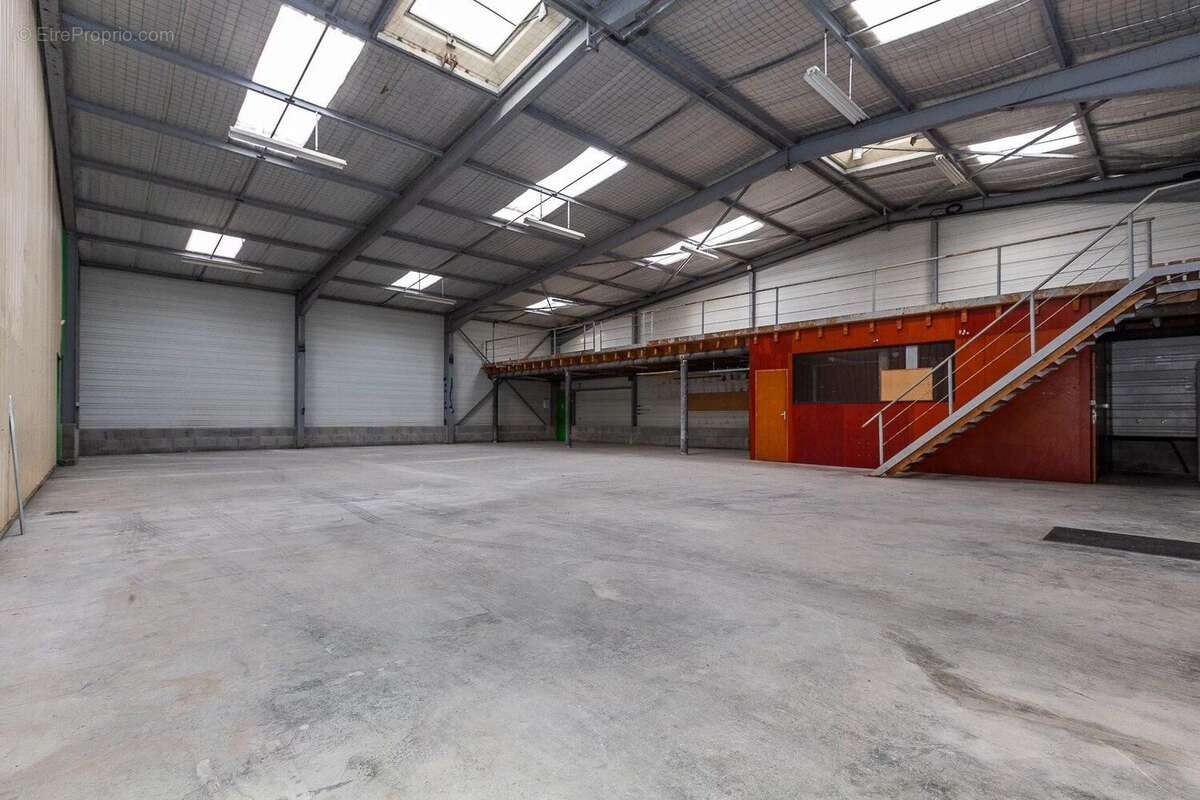 Vente Bureau-local Arandon-passins(38510) 449 000ï¿œ - photo 2