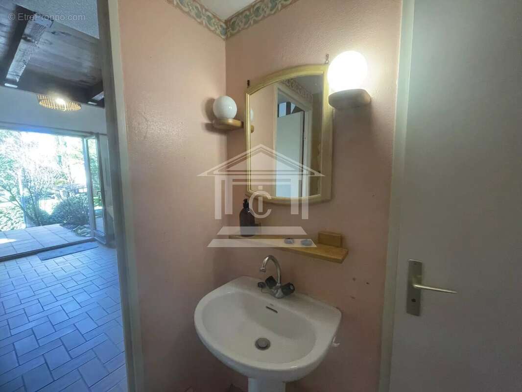 Maison à TOURRETTES