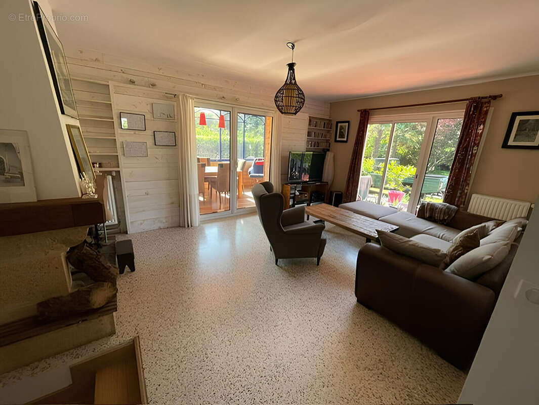 Maison 160 m² à Rontignon  - photo 2