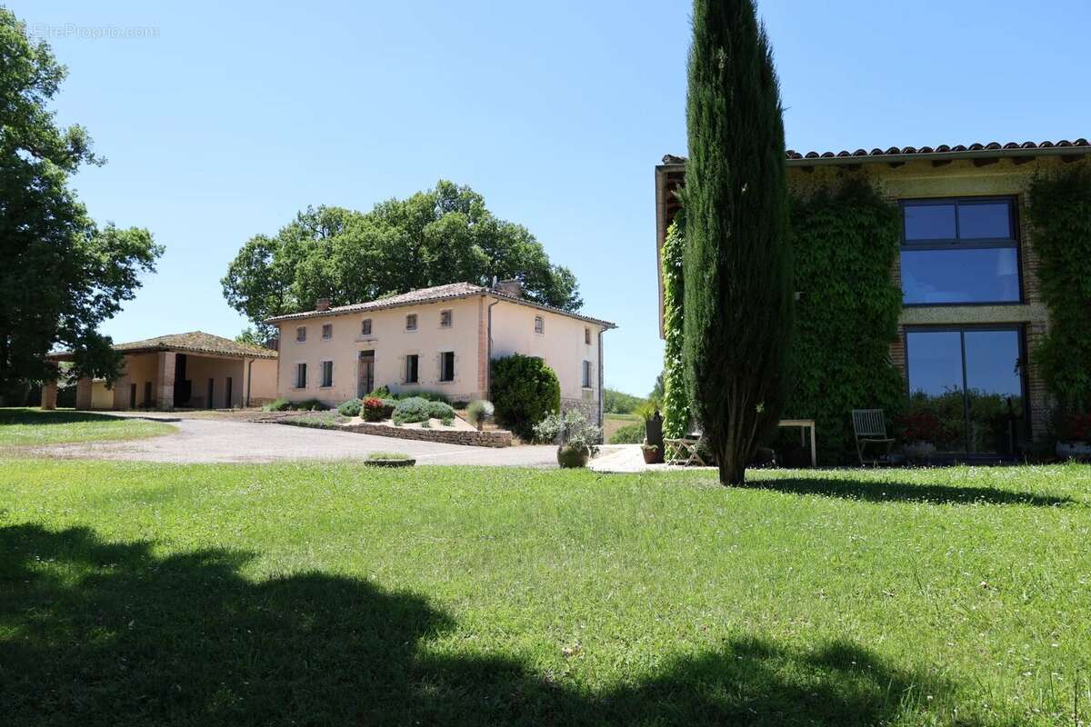 Maison à MONCLAR-DE-QUERCY