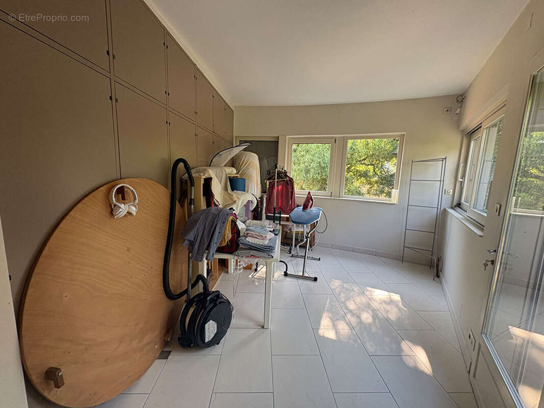 Maison d'exception avec extension contemporaine et prestations de qualité - photo 8