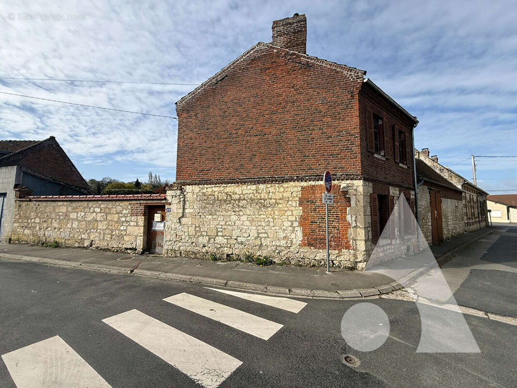 Maison à ESTREES-SAINT-DENIS