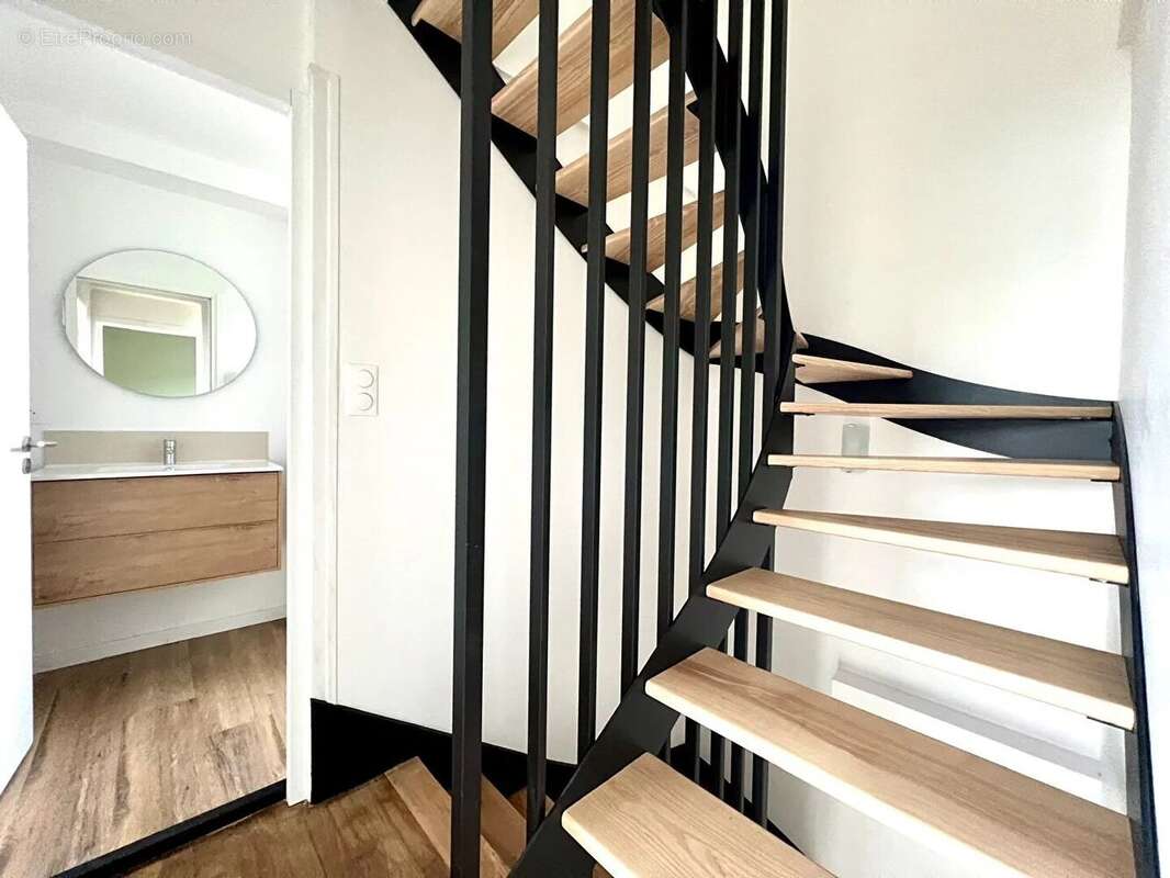 En plein coeur de Cesson, une maison de charme entièrement rénovée - photo 8