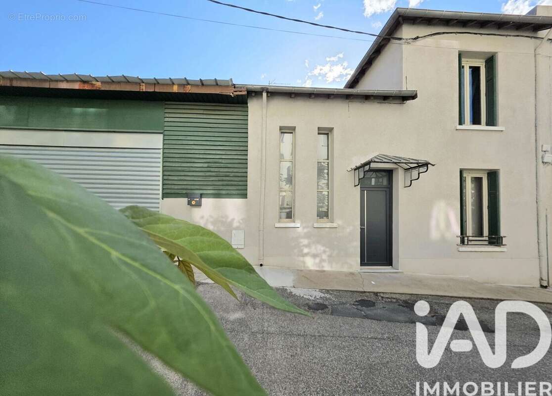 Photo 2 - Maison à SAINT-ETIENNE