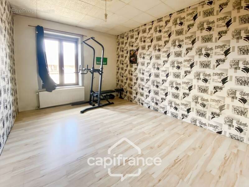 Maison en pierres à vendre -  5 pièces VERCIA (39) - 1309m² de terrain - Capifrance - Jérôme CESARIO - photo 9