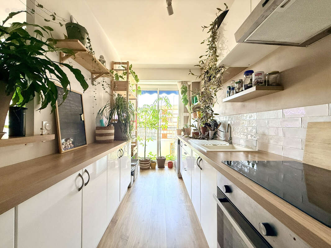 Appartement à MARSEILLE-4E