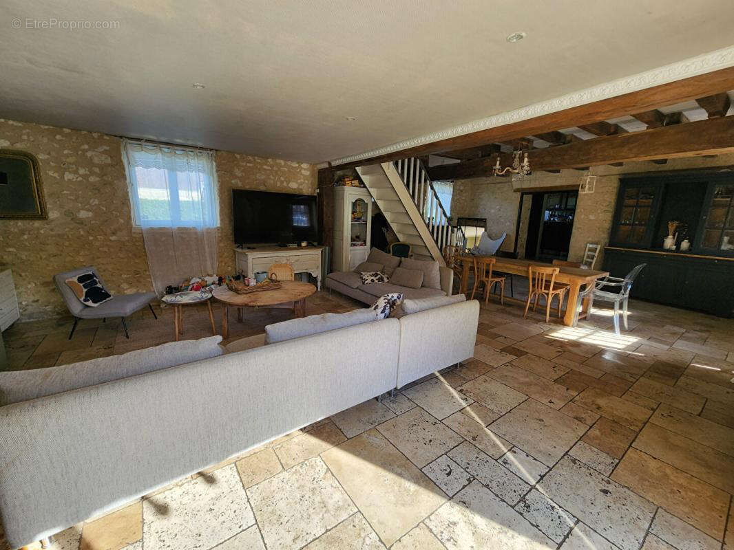 Grange longère avec dépendances et gîtes - photo 6