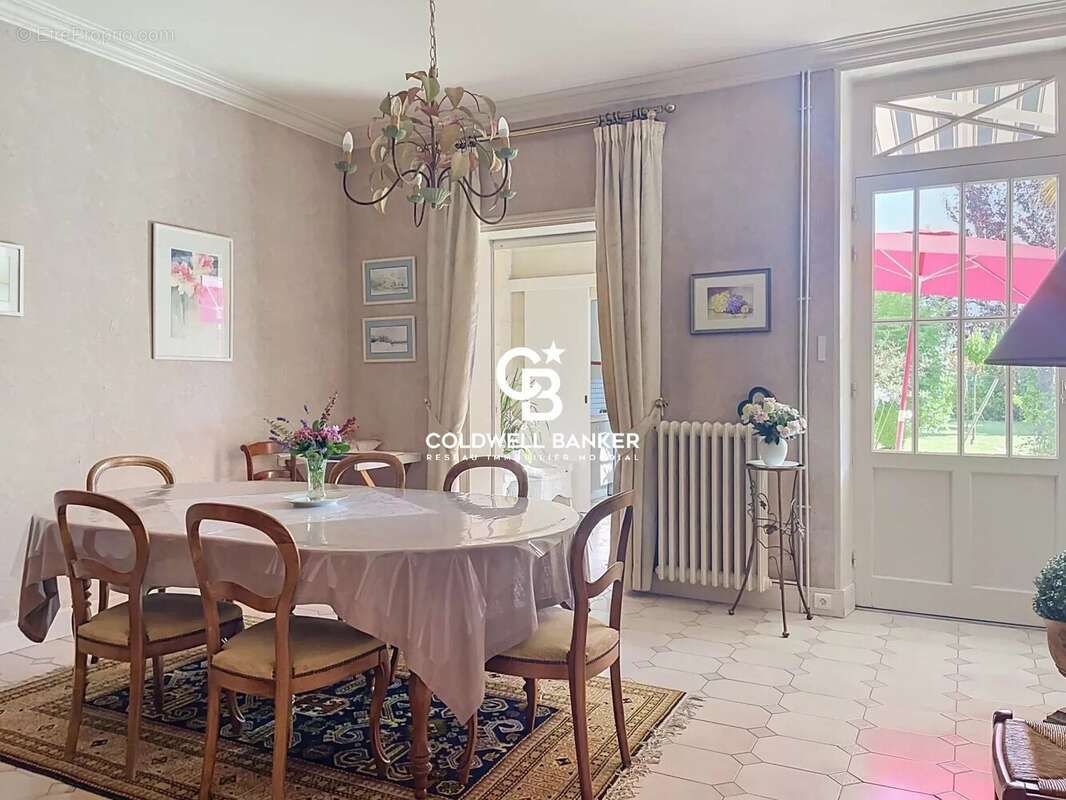 Maison à SAINTES