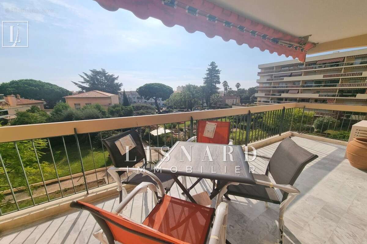 Appartement à VALLAURIS