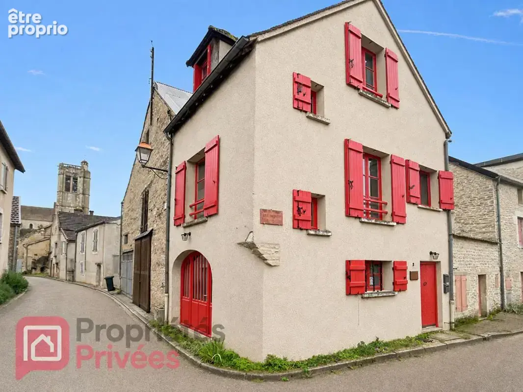 Maison à NOYERS