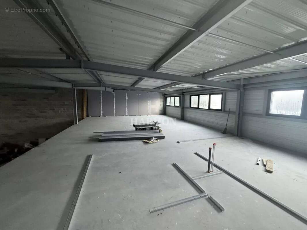 Commerce à MONTUSSAN