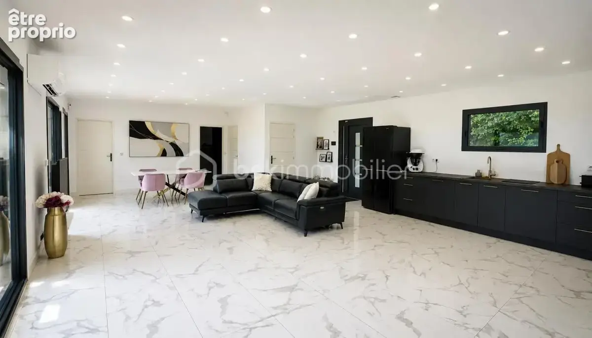 Achat d'une Villa contemporaine RT 2012 de plain-pied – 130 m² habitables + 130 m² aménageables – Piscine – Terrain 1 500 m² - photo 4