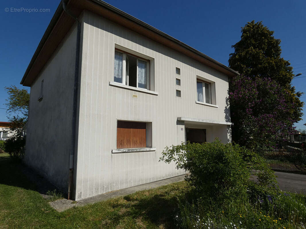 Maison à ETAIN