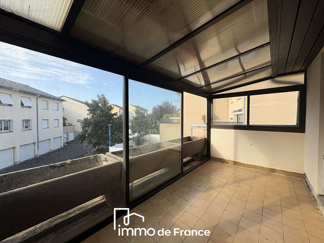 Appartement à ONET-LE-CHATEAU